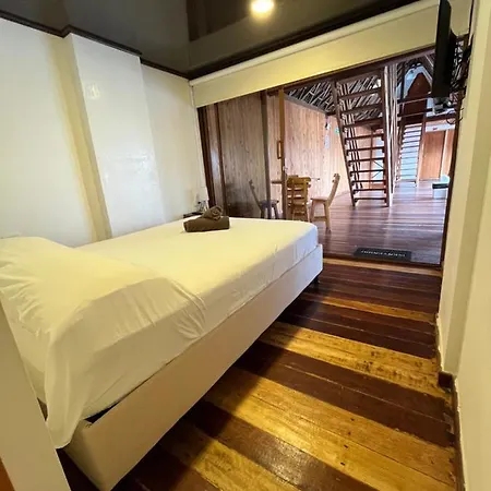 Hotel Yalis Sas *