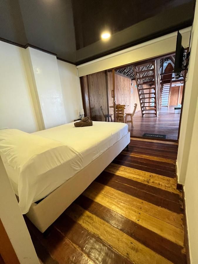 Hotel Yalis Sas *