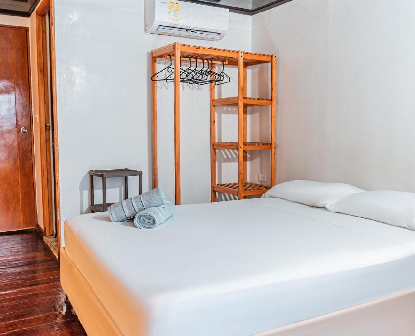 Hotel Yalis Sas *