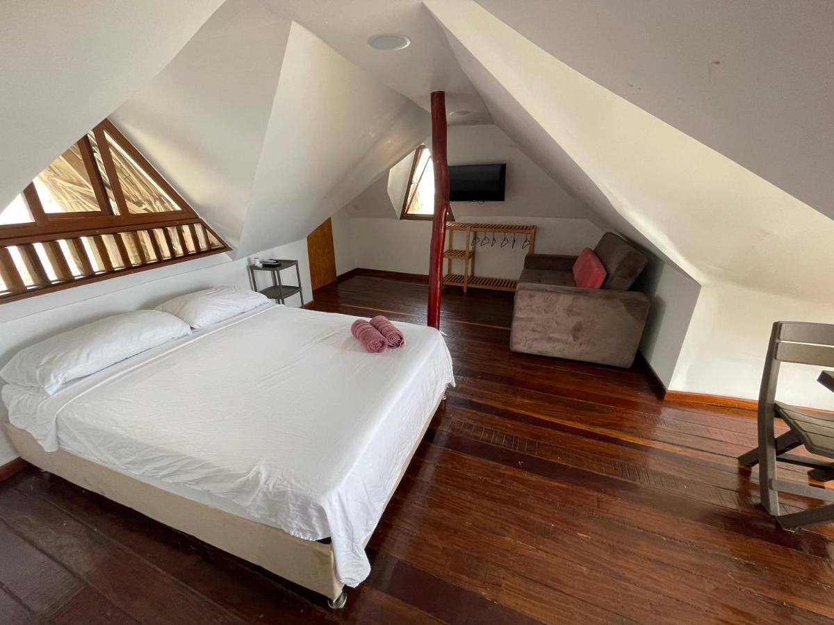 Yalis Sas * Cartagena